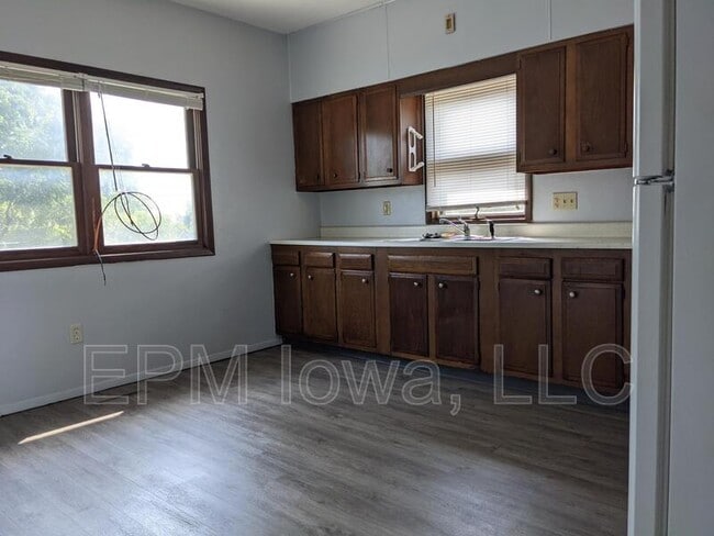 Foto del edificio - 302 1st St SE