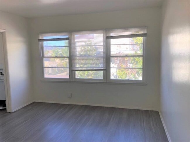 Interior Photo - 630 Brent Ave