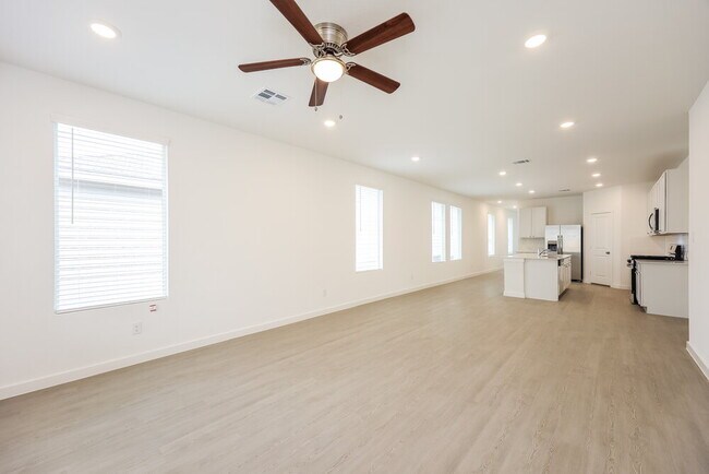 Foto del edificio - 526 Kayden Ct