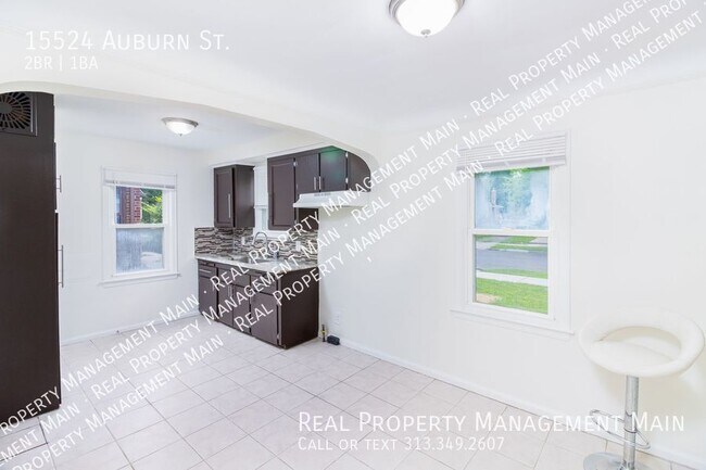 Building Photo - Newly Renovated Home on Auburn St.