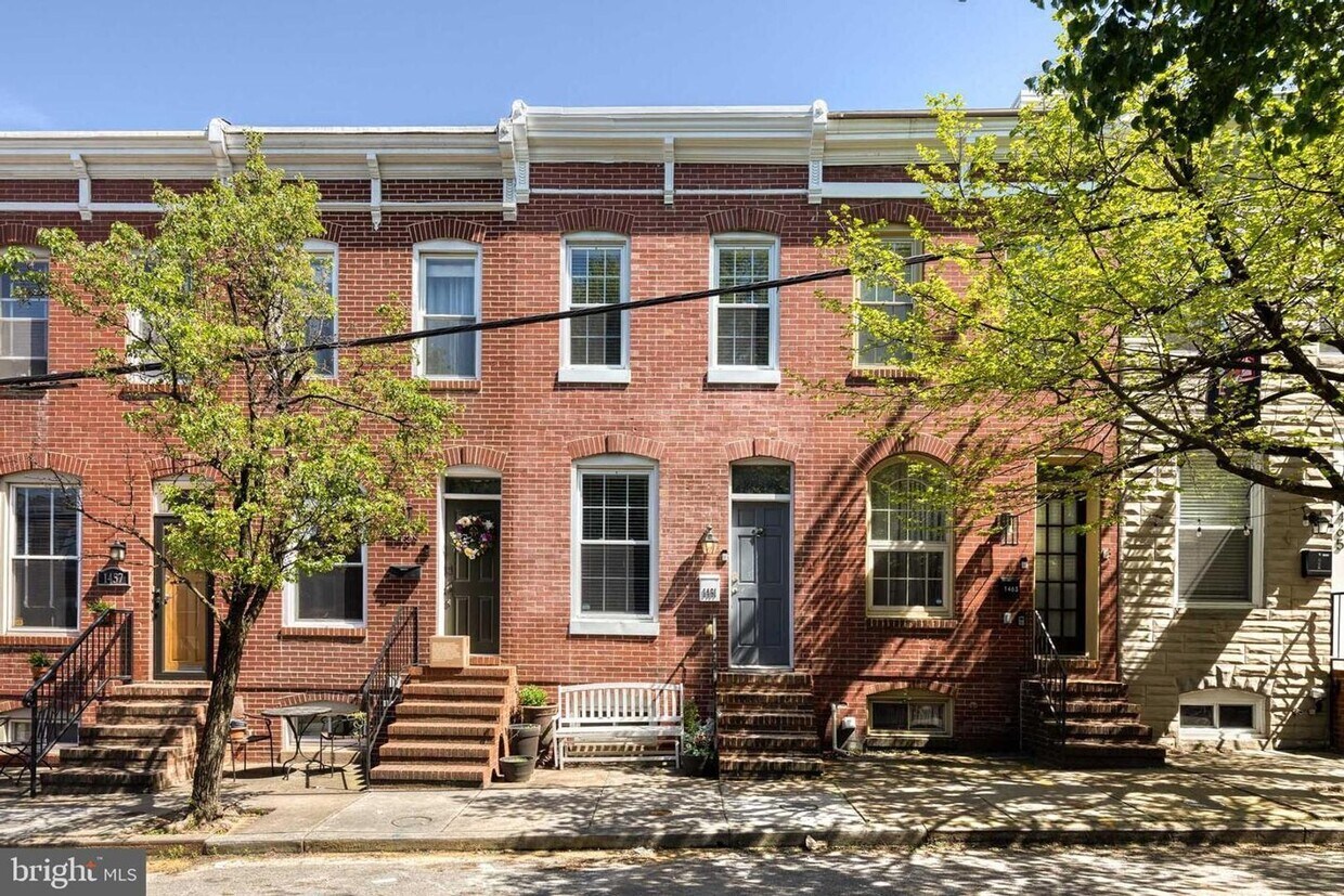 Primary Photo - Live in one of the HOTTEST neighborhoods i...
