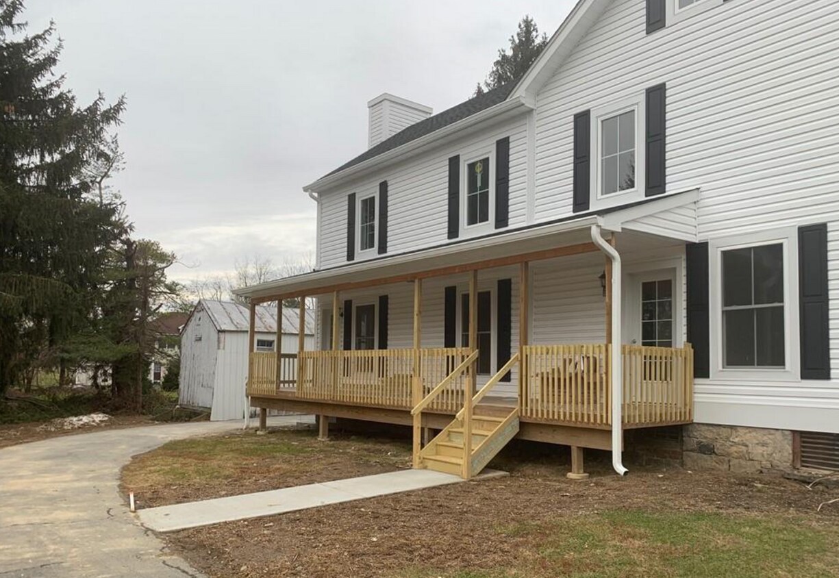 16 Feagles Rd Unit Lower, Warwick, NY 10990 Apartments in Warwick, NY