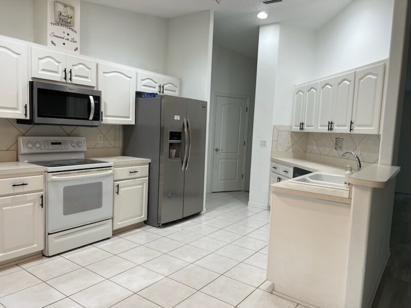 Foto del edificio - 482 N Fresno Ave