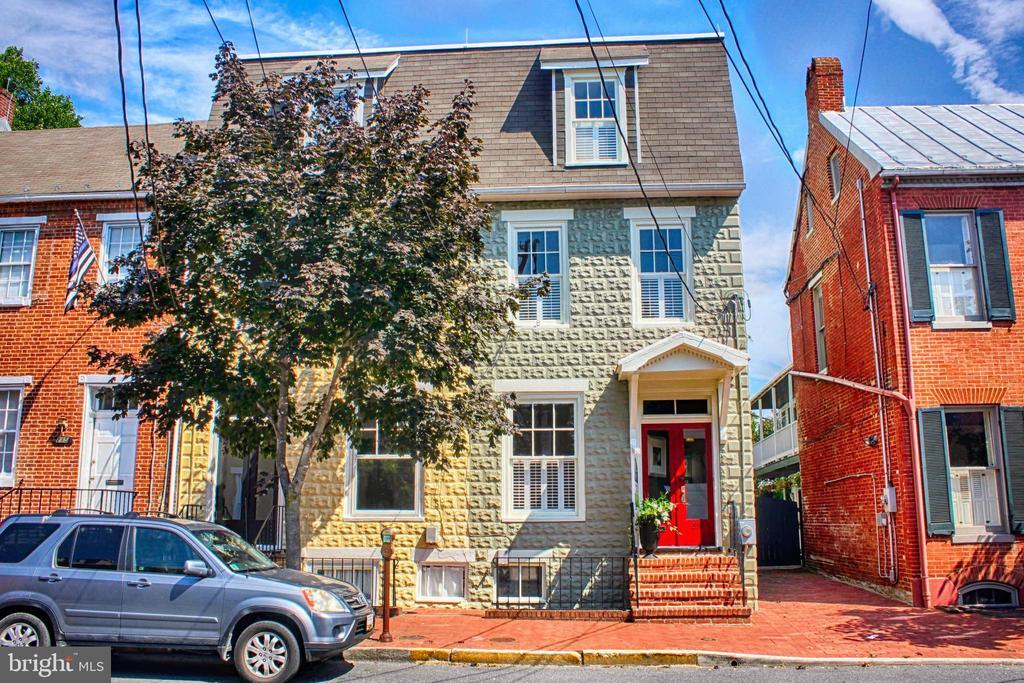 Primary Photo - 217 E Church St