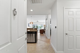Building Photo - 5350 E Deer Valley Dr