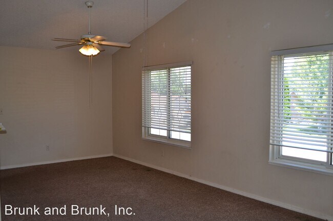 Foto del edificio - 4 br, 2 bath House - 5125 Victory Road