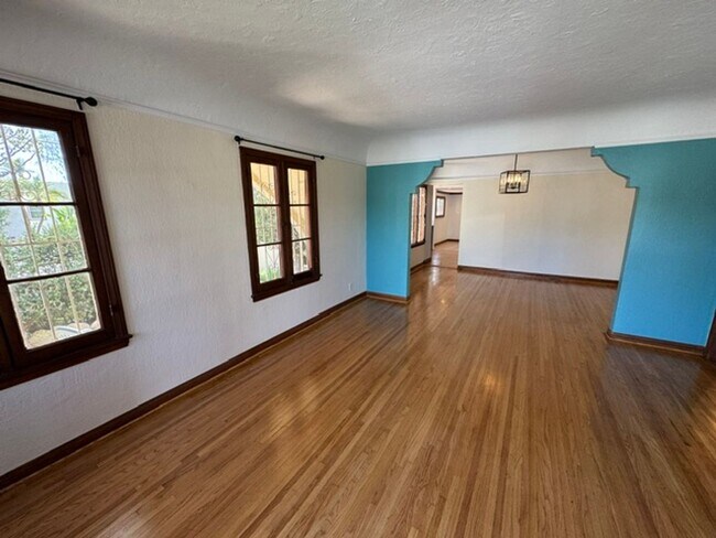 Foto del edificio - 2501 Eucalyptus Ave