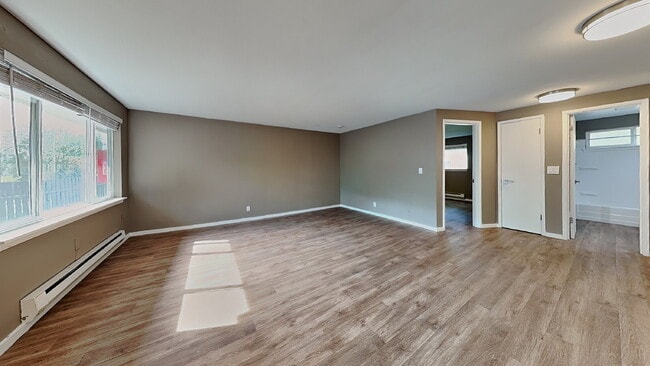 Foto del edificio - 102 Summit Ave N