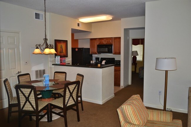 Foto del edificio - 8112 Poinciana Blvd