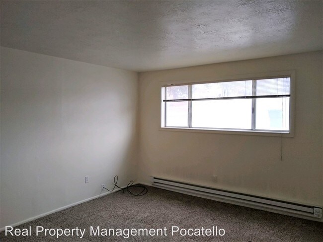 Building Photo - 1740 S Fairway Dr