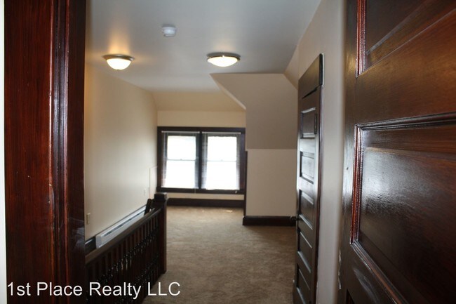 Foto del edificio - 4 br, 1 bath Apartment - 65 Warren St