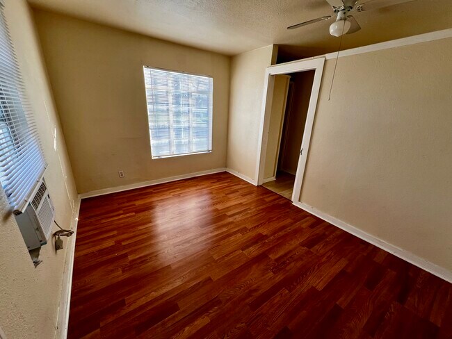 Building Photo - 103 Stanley Ct
