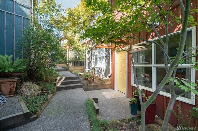 Building Photo - Miller Mews