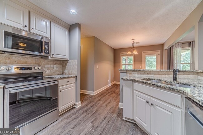 Building Photo - 511 Lena Dr