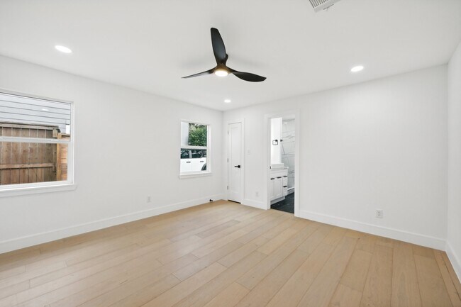 Building Photo - 3729 Rio Vista St