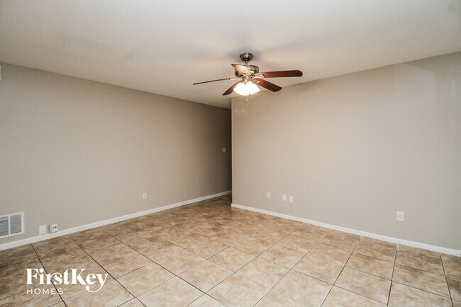 Building Photo - 7226 Plantain Dr