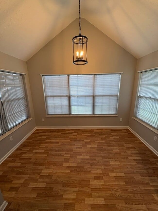 Building Photo - 153 Oakleaf Cir