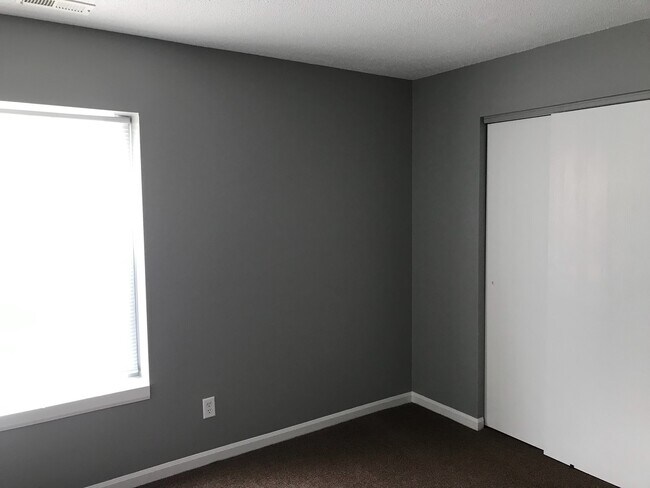 Foto del edificio - East side - 3 bedroom home