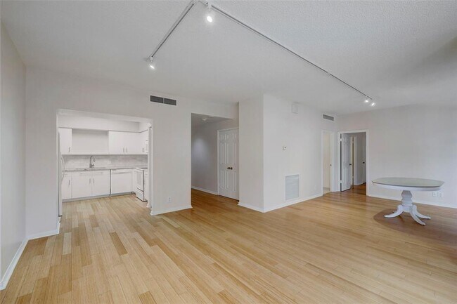 Foto del edificio - 14 Greenway Plz