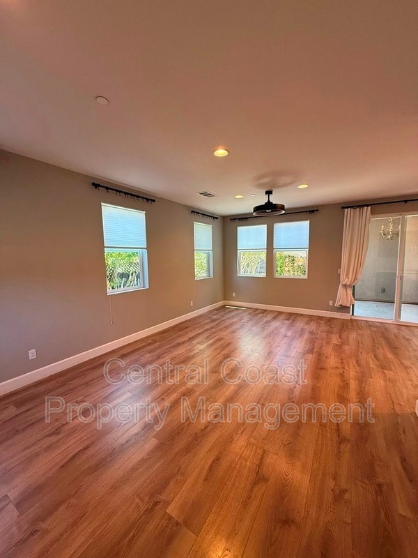 Building Photo - 490 Palisade Dr