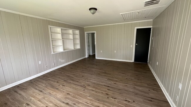 Foto del edificio - 305 S Walnut St