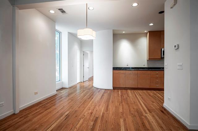 Foto del edificio - 3372 Miro Pl