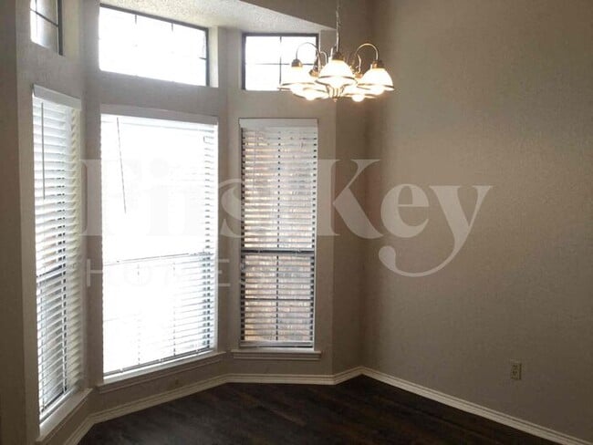 Building Photo - 6800 Running Creek Dr