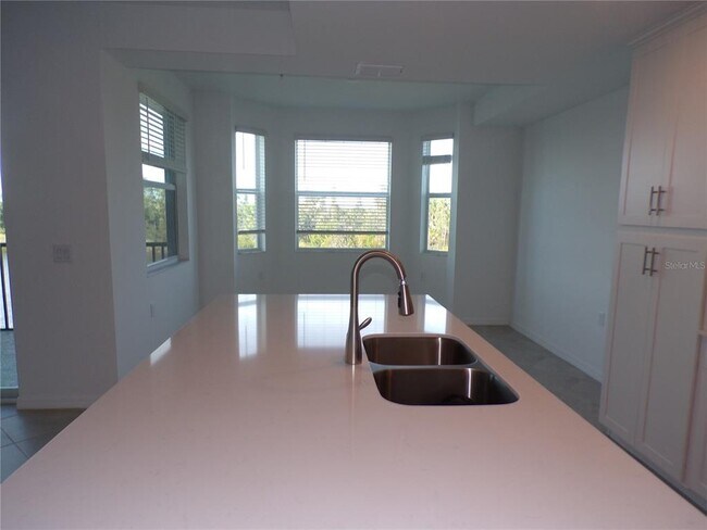 Foto del edificio - 14141 Heritage Landing Blvd