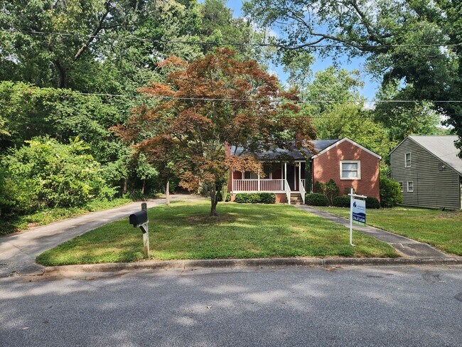 Foto del edificio - 302 Potter Dr