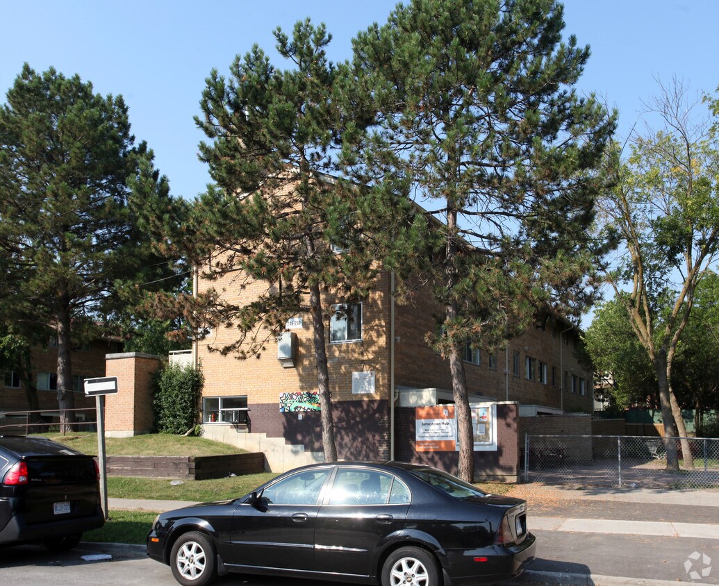 246262 John Garland Blvd, Toronto, ON M9V 1N4 Apartments 246262