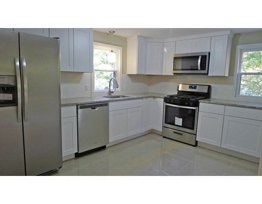 Building Photo - 31 Lantern Ln