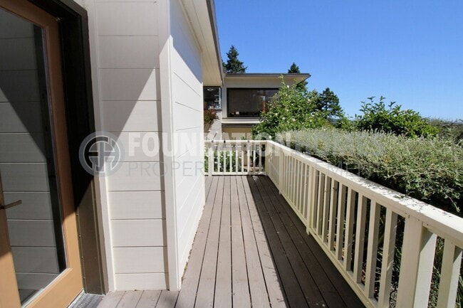 Building Photo - Charming 1BD/1BA in Mill Valley - Bay View...