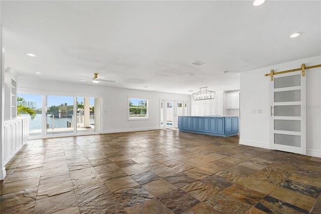 Foto del edificio - 3924 Versailles Dr