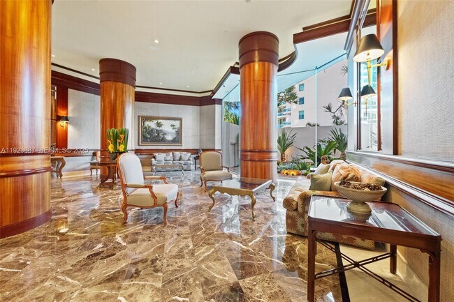 Foto del edificio - 20185 E Country Club Dr