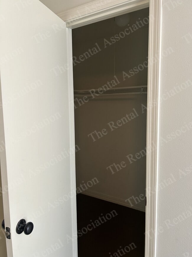 Building Photo - 185 Brownlee Rd