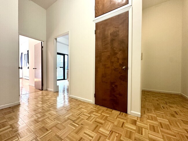Foto del edificio - 306 W 106th St