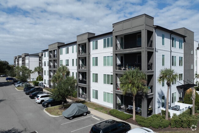Building Photo - AVLI AT CROSSTOWN CENTER APARTMENTS