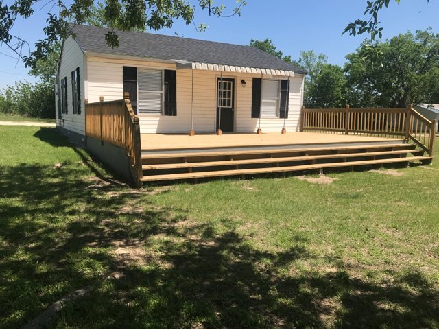 Foto del edificio - Lorena ISD, 2 bed/1 bath Charming Home