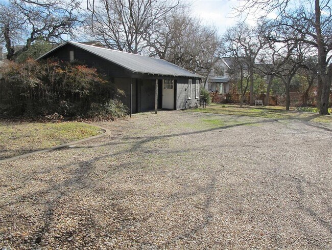 Foto del edificio - 2201 Quarry Rd