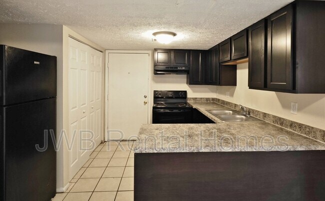 Building Photo - 7201 Arlington Expy