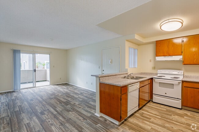 1BR, 1BA - 647SF - Greenbrier Apartments