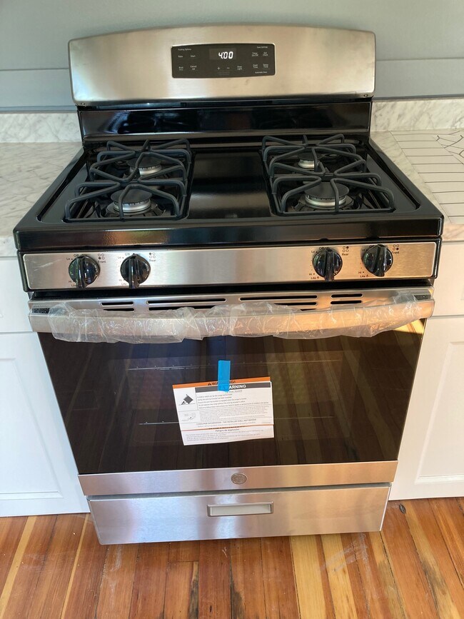 New Kitchen Appliances - 1102 Merrill St