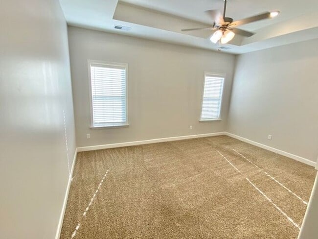 Building Photo - Now Leasing a 4 Bedrom 2.5 Bath At Nicole ...
