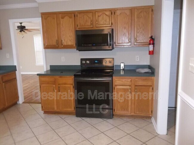 Foto del edificio - 300 High Point Rd