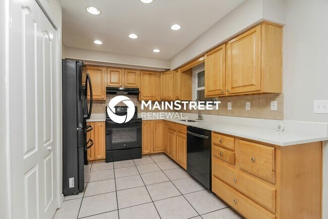 Building Photo - 4 Bedroom Pet-Friendly Home in Altamonte S...