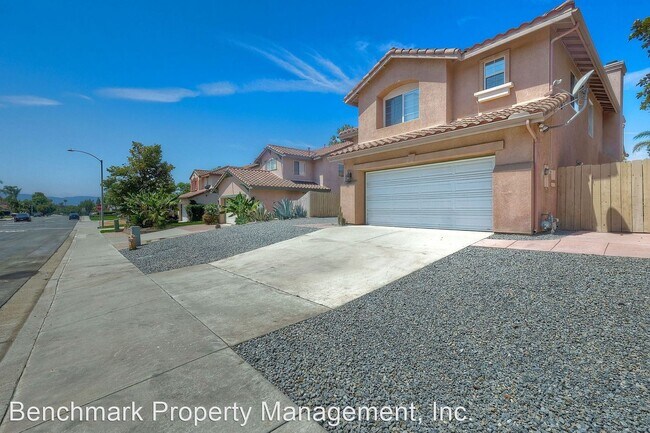Building Photo - 3 br, 2.5 bath House - 746 Camino Magnifico