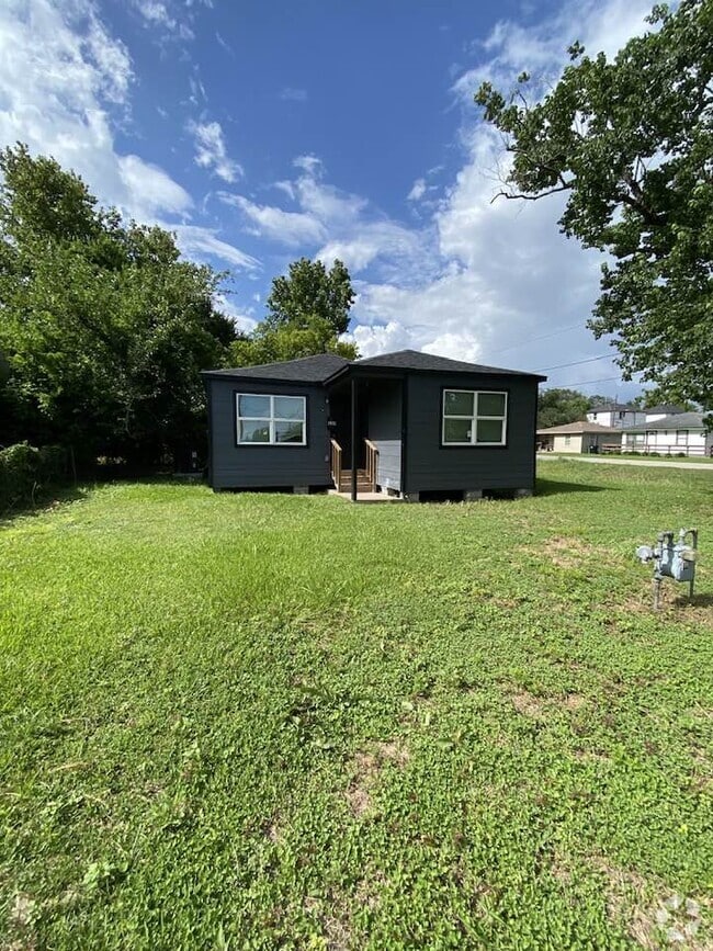 Building Photo - 8123 Betty Boop St