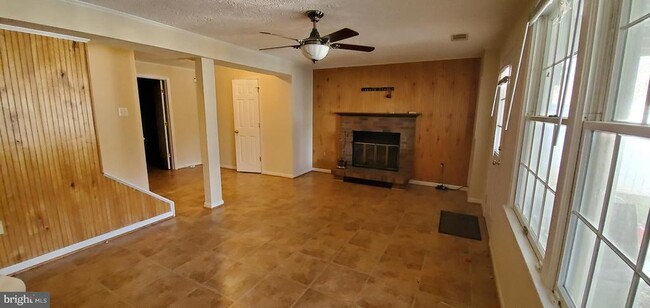 Building Photo - 1552 Poplar Grove Dr