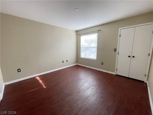 Foto del edificio - 555 E Silverado Ranch Blvd