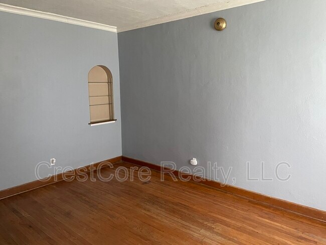 Foto del edificio - 1717 Brown Ave